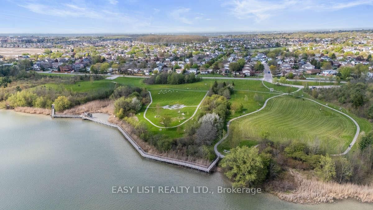 Townhouse for sale at 115 Ivy Crescent, Thorold, Ontario, L2V 0J9 - Confederation Heights - MLS: X12674324