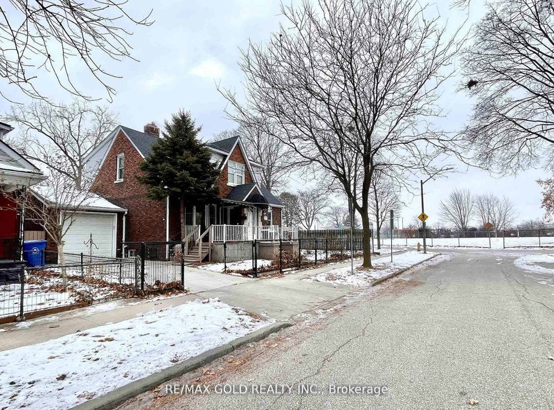 1236 Hickory Rd, Windsor, N8Y 3S6 | Image 3