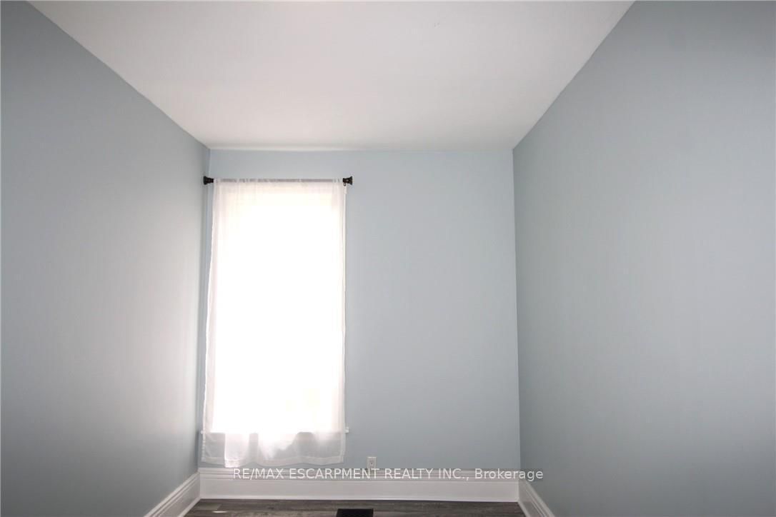 Townhouse for sale at 19 Emerald Street, Hamilton, Ontario, L8L 5J9 - Landsdale - MLS: X12674590