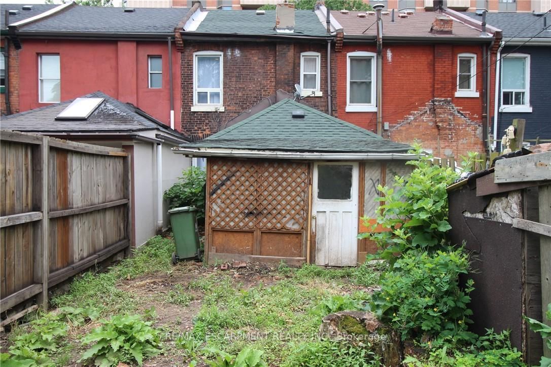 Townhouse for sale at 19 Emerald Street, Hamilton, Ontario, L8L 5J9 - Landsdale - MLS: X12674590