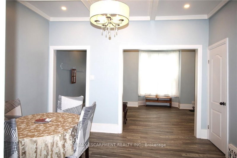 19 Emerald St N, Hamilton, L8L 5J9 | Image 3