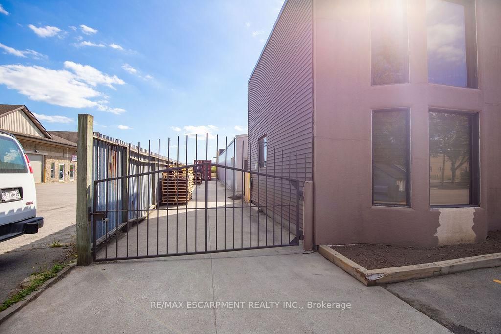 190 Hempstead Drive - Photo 18