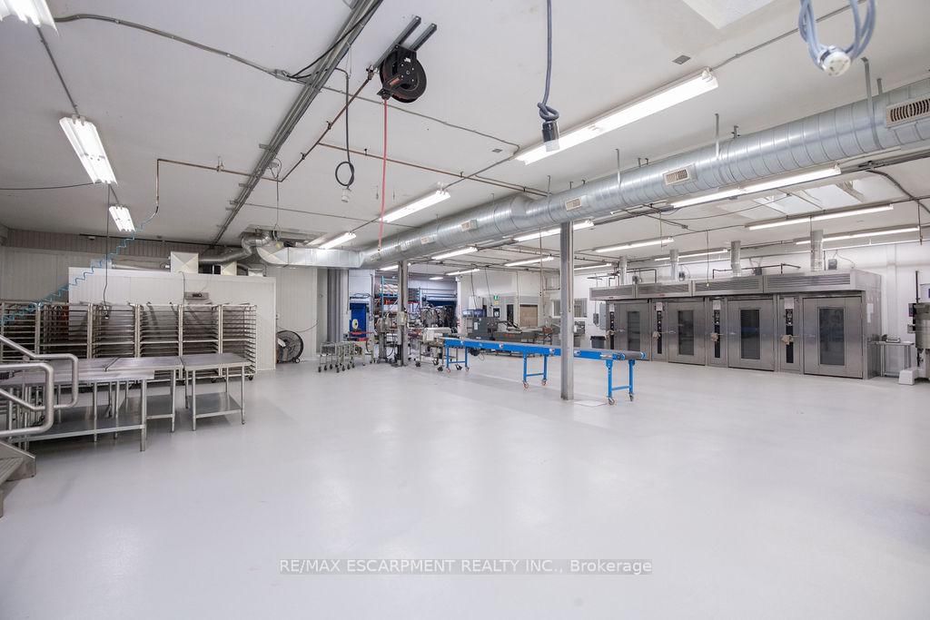 190 Hempstead Drive - Photo 3