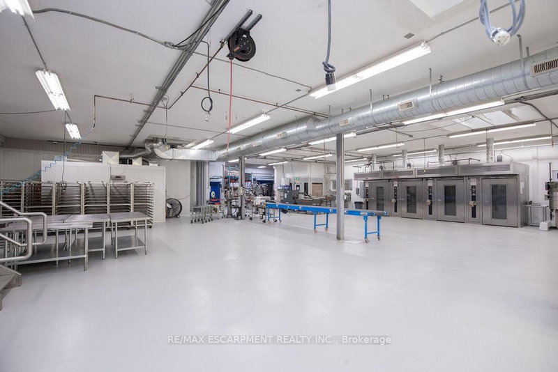 190 Hempstead Dr, Hamilton, L8W 2E3 | Image 3