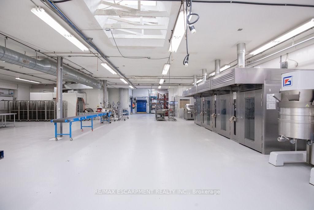 190 Hempstead Drive - Photo 4