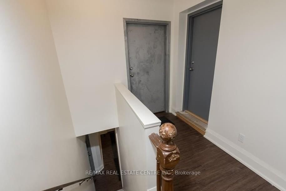 14 Young Street W - Photo 10