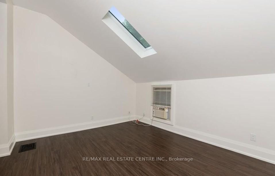 14 Young Street W - Photo 15