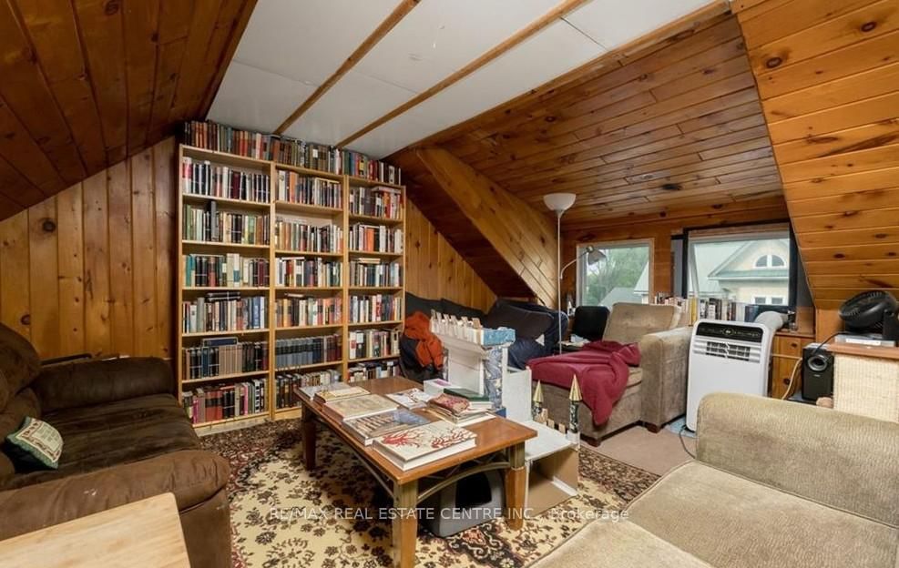 14 Young Street W - Photo 19