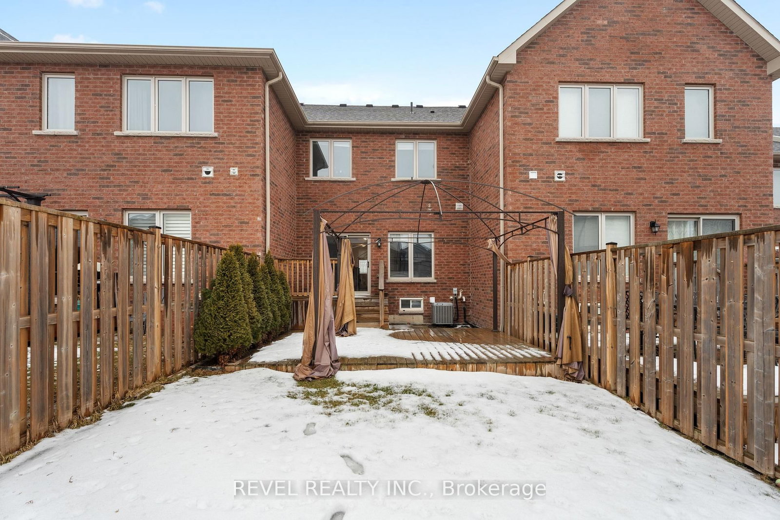 Townhouse for sale at 35 Sunset Way, Thorold, Ontario, L0S 1A0 - Rolling Meadows - MLS: X12676192