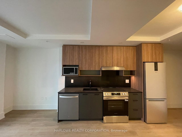 1306 - 206 King Street W