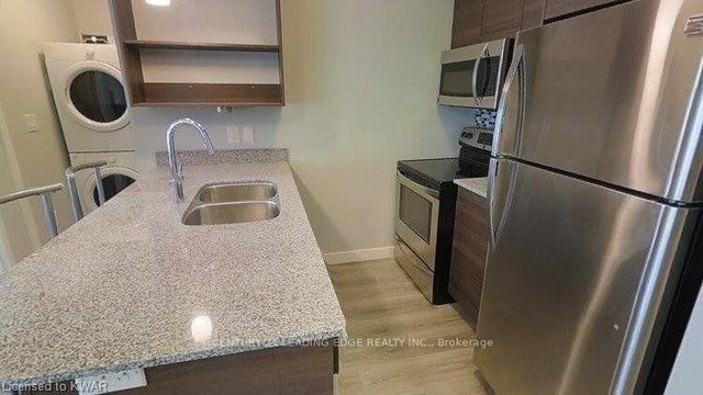 910 - 318 Spruce Street