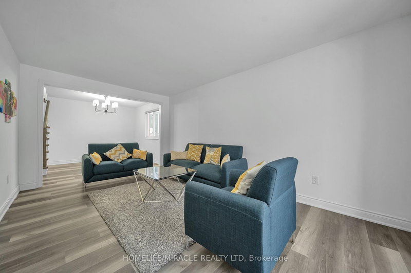 261 Country Hill Dr, Kitchener, N2E 2C1 | Image 3