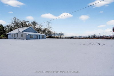 556 Bath Road E — photo 4