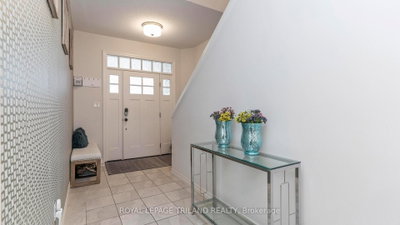 8 CHARTER CREEK Court — photo 4