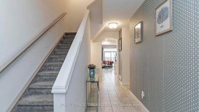 8 CHARTER CREEK Court — photo 5