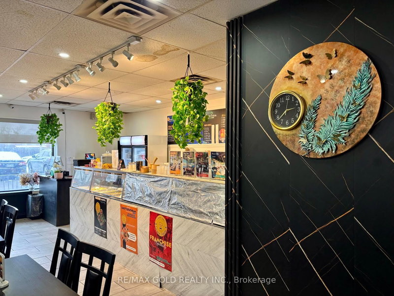 2732 Barton St E, Hamilton, L8E 4M6 | Image 3