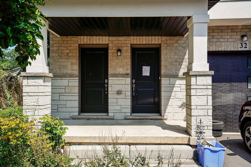 32 Alayche Tr, Welland, L3C 0J7 | Image 3