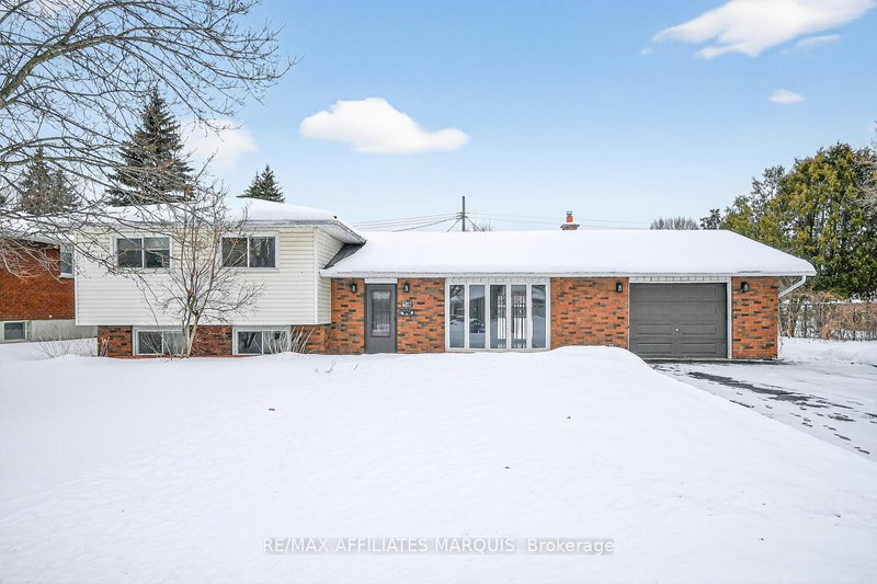 48 Carol Cres, Smiths Falls, K7A 3X8 | Image 2