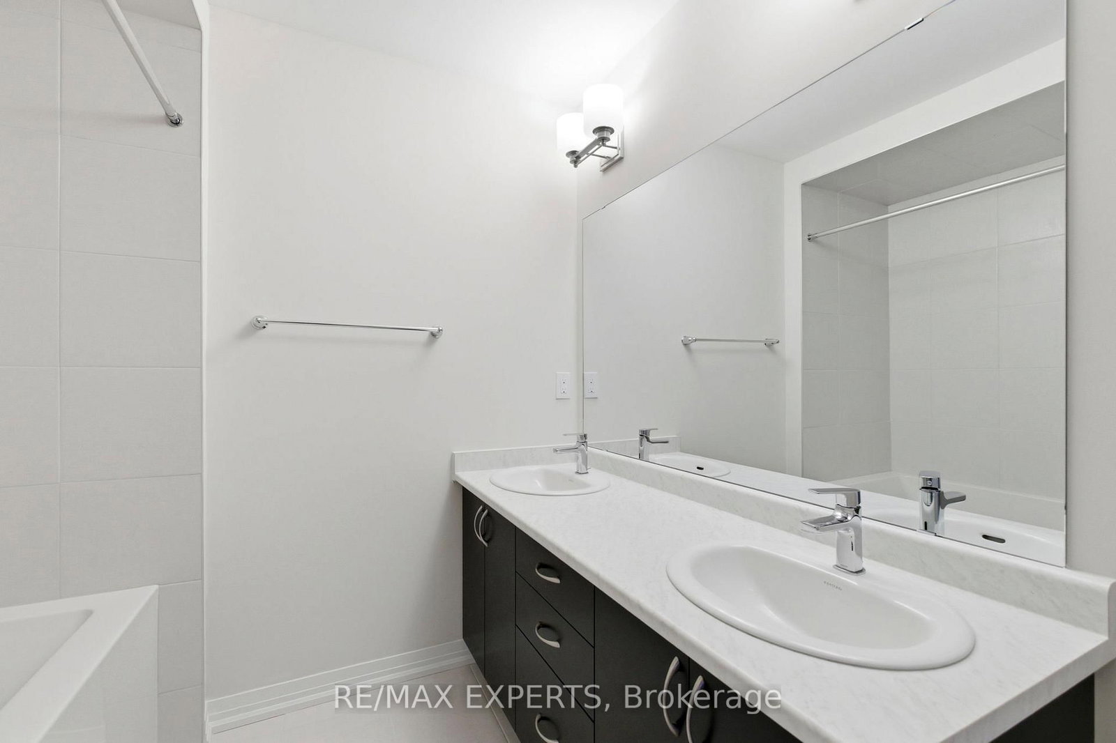 660 Colborne Street W, Unit 33 - Photo 21