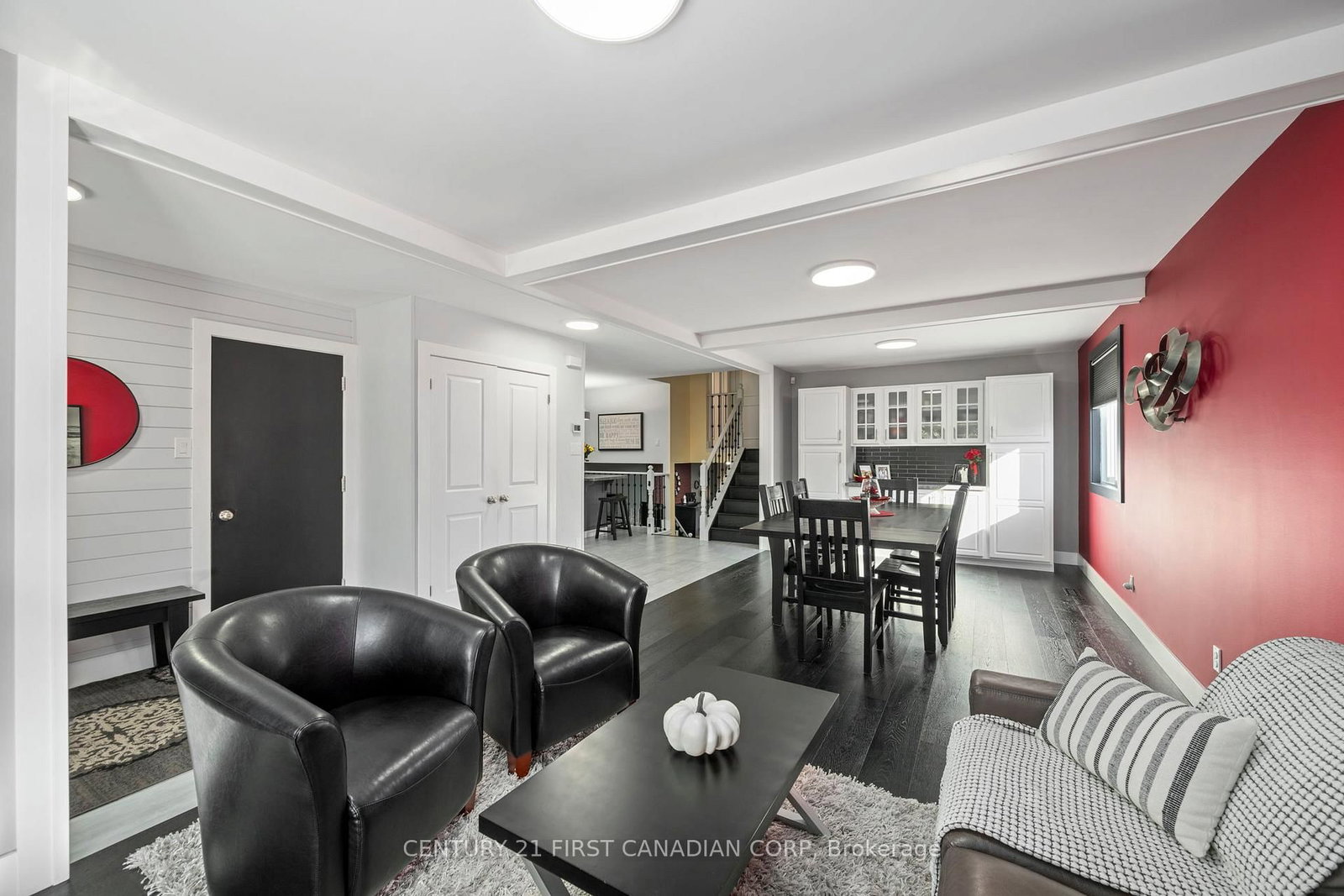 Listing Image 7
