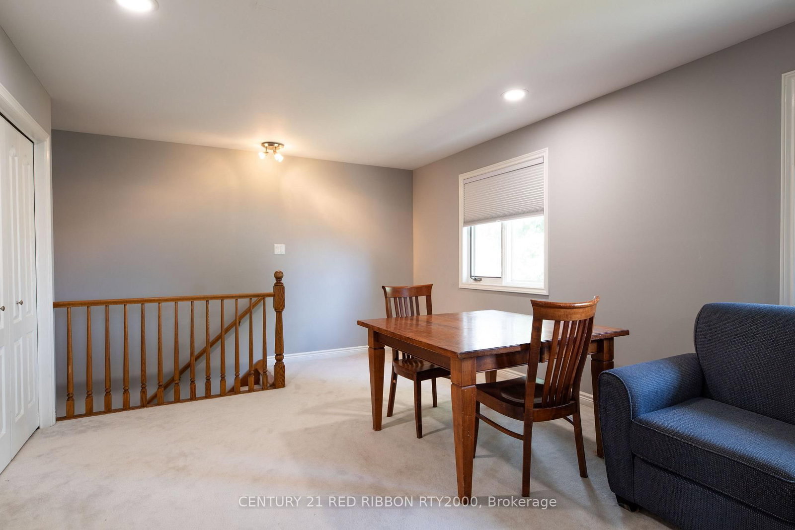 Detached House for sale at 51 Queen Street, Strathroy-Caradoc, Ontario, N7G 2H5 - SE - MLS: X12681200