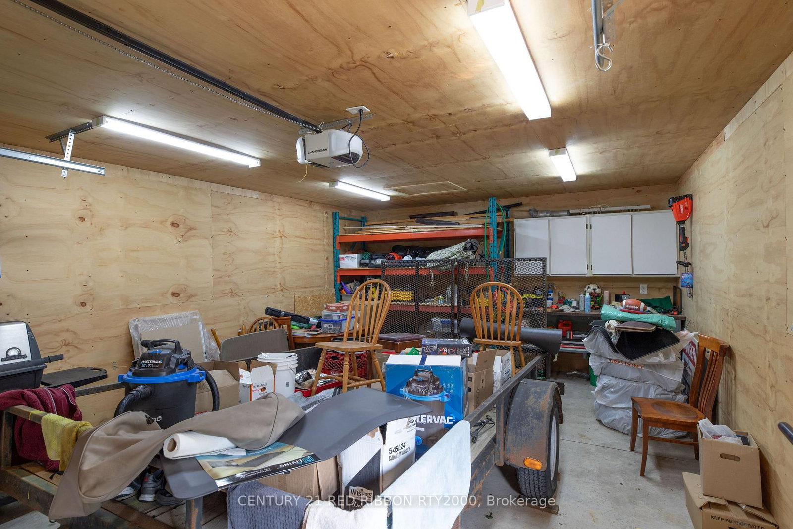 Detached House for sale at 51 Queen Street, Strathroy-Caradoc, Ontario, N7G 2H5 - SE - MLS: X12681200