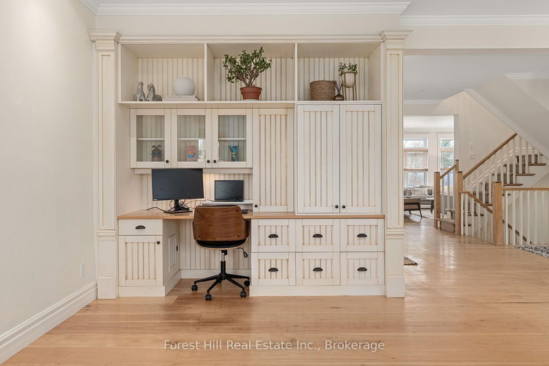 156 Snowbridge Way, Blue Mountains, L9Y 0V1 | Image 2