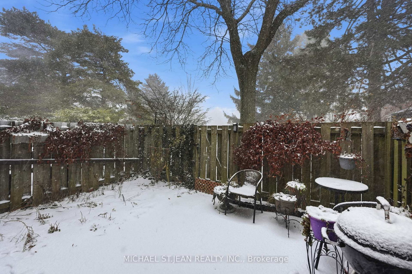 Townhouse for sale at 30-1440 Garth Street, Hamilton, Ontario, L9B 1R6 - Falkirk - MLS: X12681560