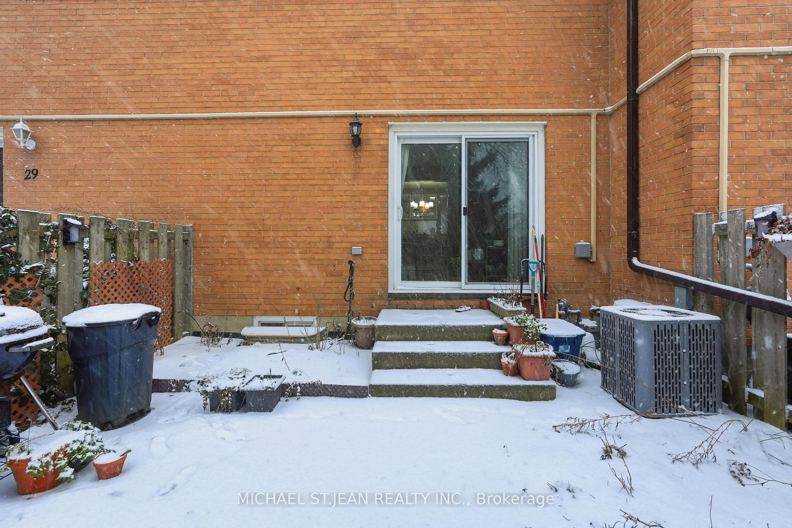 Townhouse for sale at 30-1440 Garth Street, Hamilton, Ontario, L9B 1R6 - Falkirk - MLS: X12681560