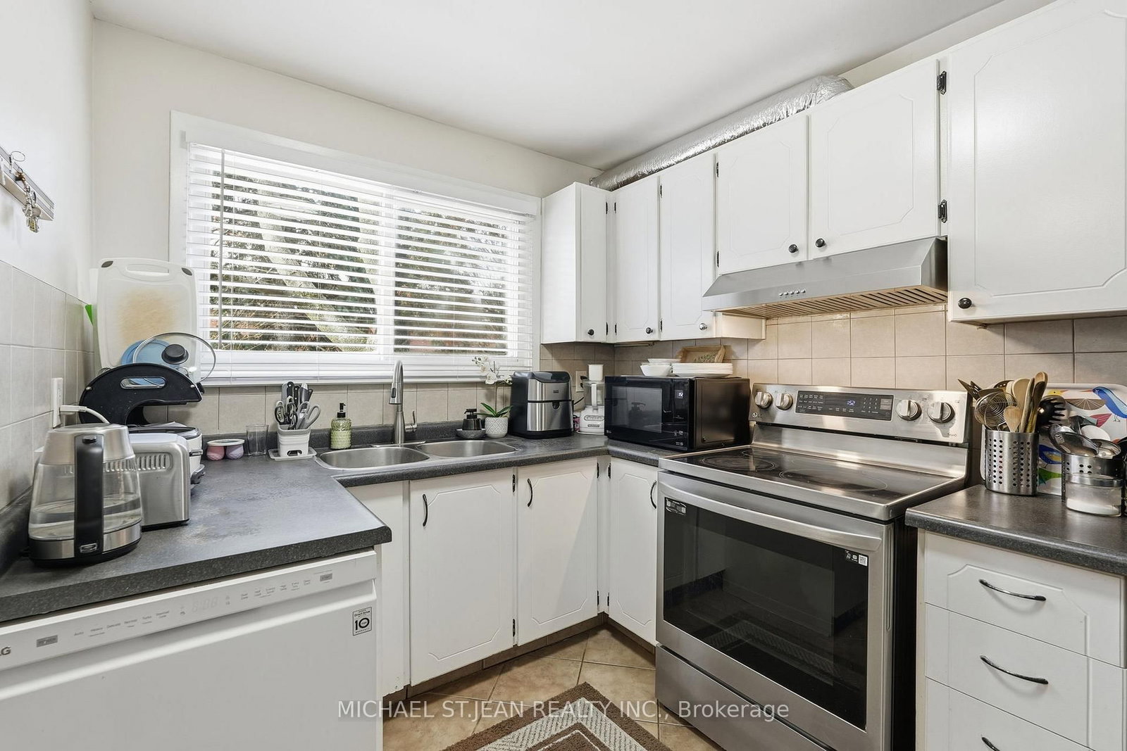 Townhouse for sale at 30-1440 Garth Street, Hamilton, Ontario, L9B 1R6 - Falkirk - MLS: X12681560