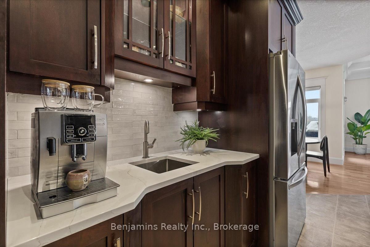 Detached House for sale at 86 Canters Close, Kitchener, Ontario, N2C 2R3 - MLS: X12681864