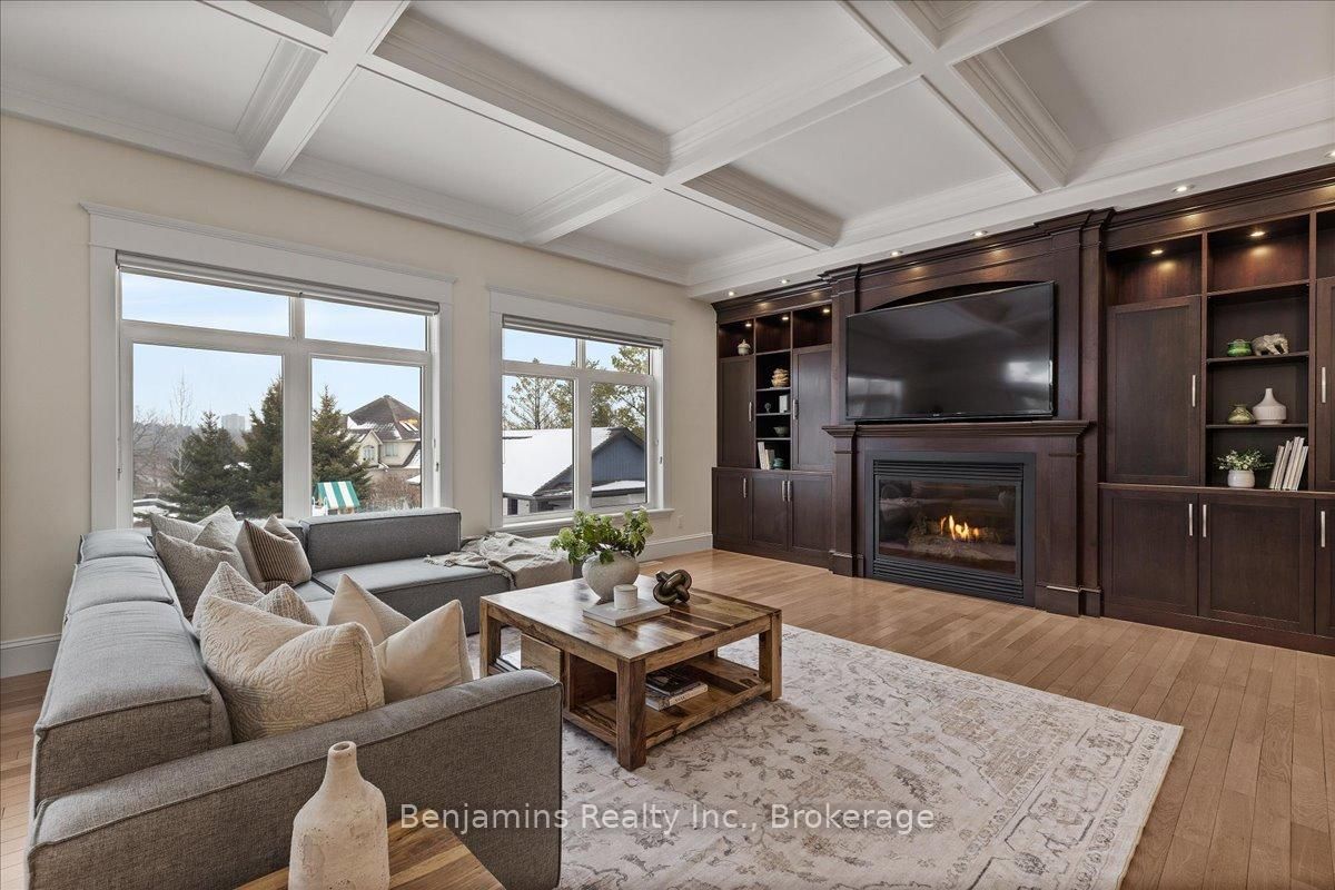 Detached House for sale at 86 Canters Close, Kitchener, Ontario, N2C 2R3 - MLS: X12681864