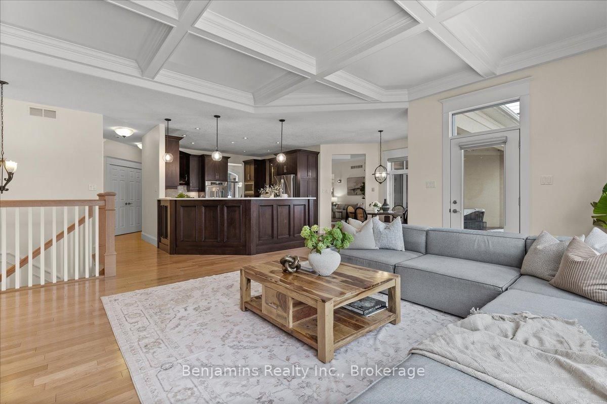 Detached House for sale at 86 Canters Close, Kitchener, Ontario, N2C 2R3 - MLS: X12681864