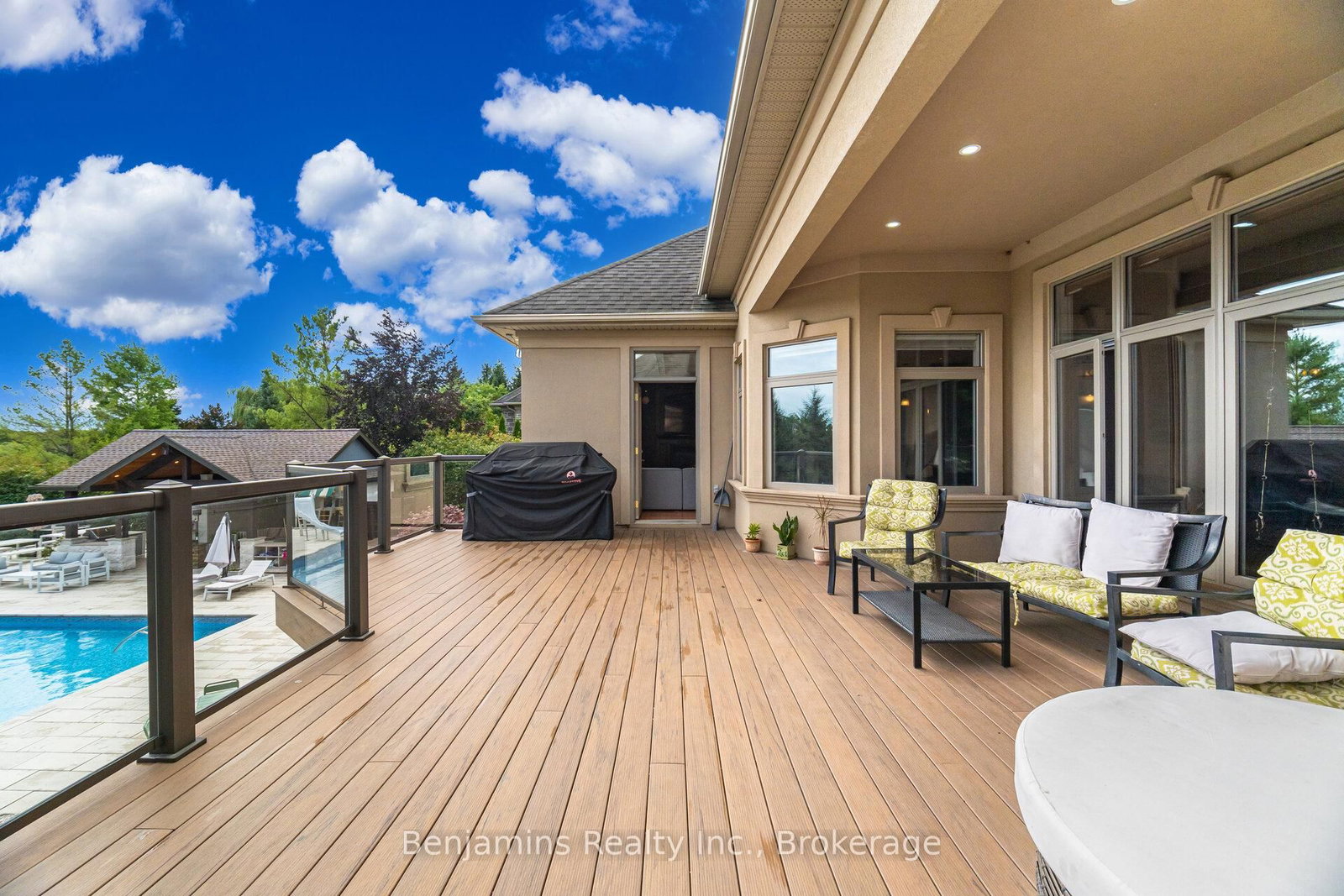 Detached House for sale at 86 Canters Close, Kitchener, Ontario, N2C 2R3 - MLS: X12681864