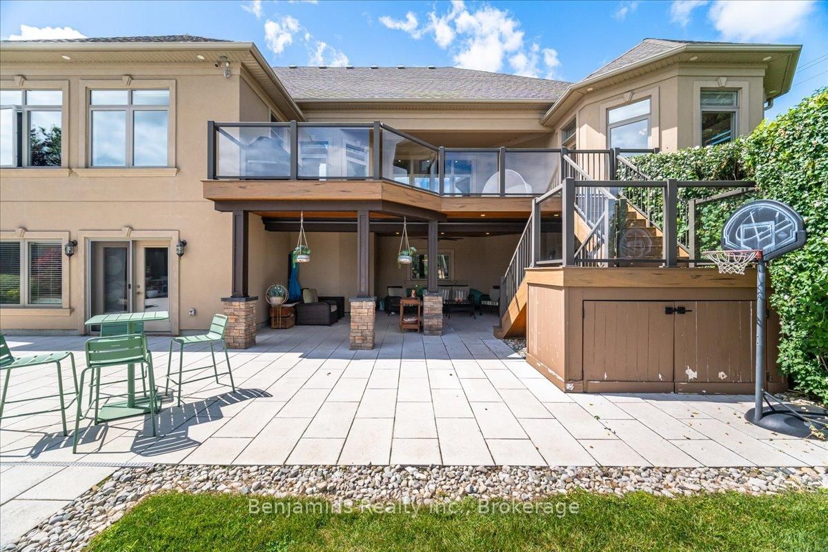 Detached House for sale at 86 Canters Close, Kitchener, Ontario, N2C 2R3 - MLS: X12681864