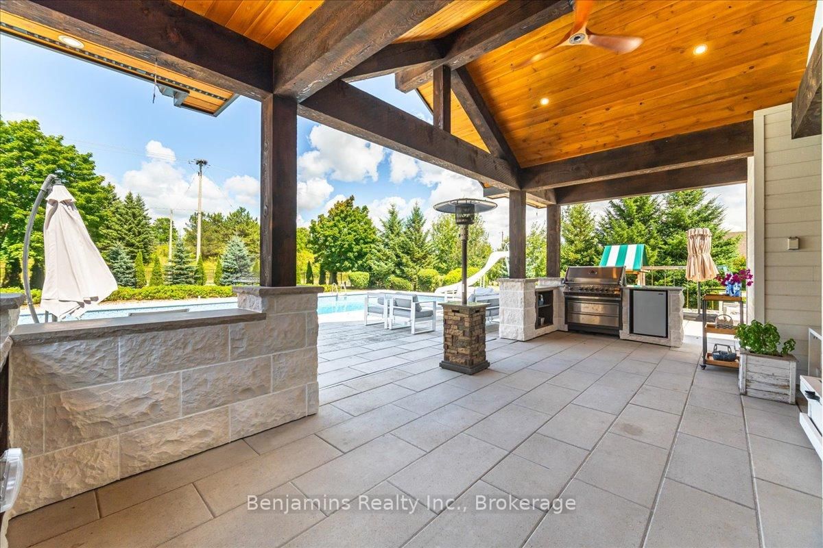 Detached House for sale at 86 Canters Close, Kitchener, Ontario, N2C 2R3 - MLS: X12681864