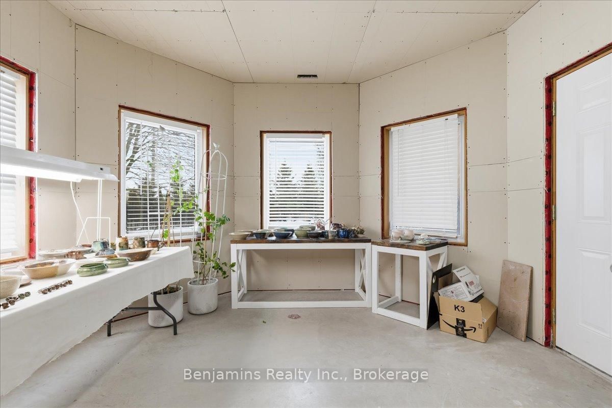 Detached House for sale at 86 Canters Close, Kitchener, Ontario, N2C 2R3 - MLS: X12681864