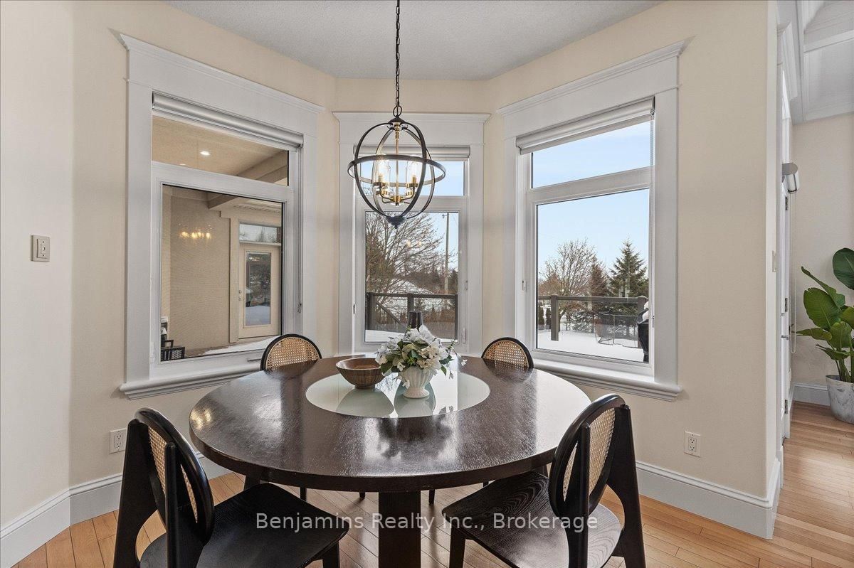 Detached House for sale at 86 Canters Close, Kitchener, Ontario, N2C 2R3 - MLS: X12681864