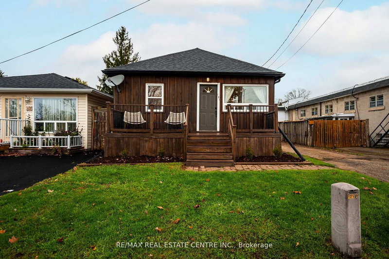 home for sale on 121 Proton Street N