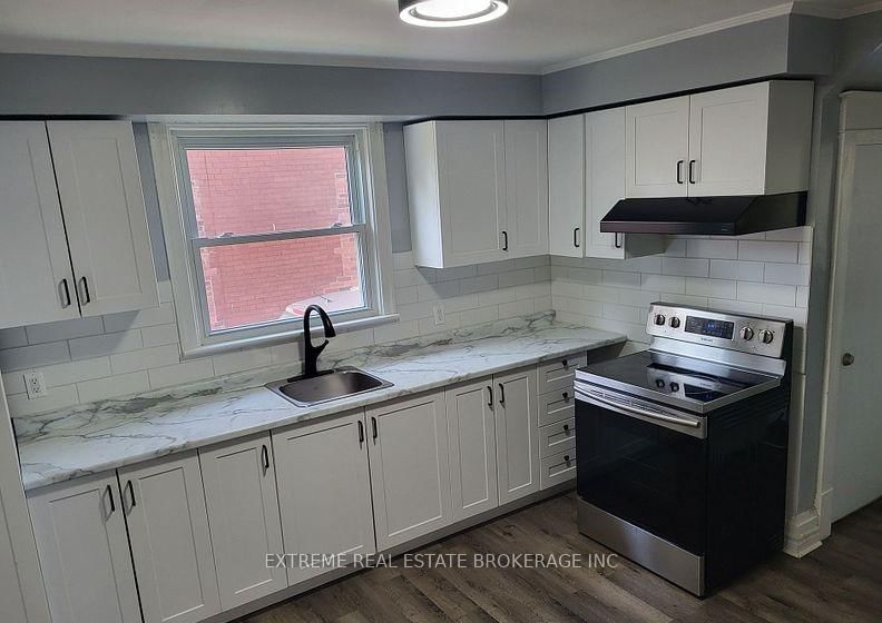 221 Hellems Ave, Welland, L3B 3B6 | Image 2