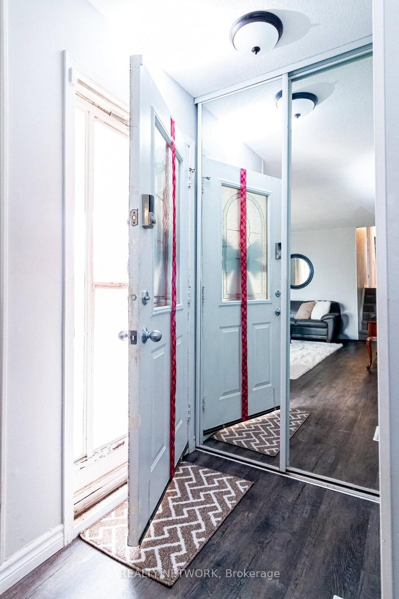 48 Arbutus Cres, Hamilton, L8J 1M8 | Image 2