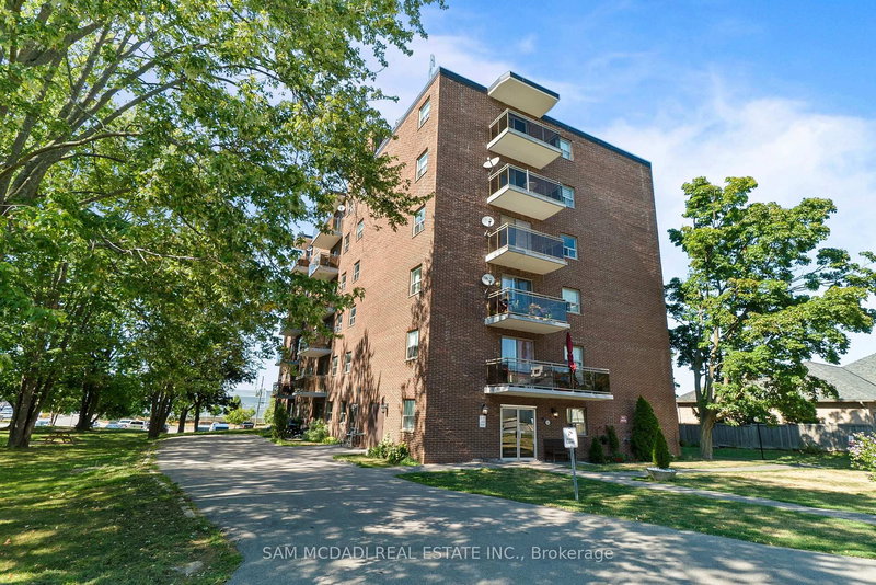 home for lease on 401-62 Spencer Street
