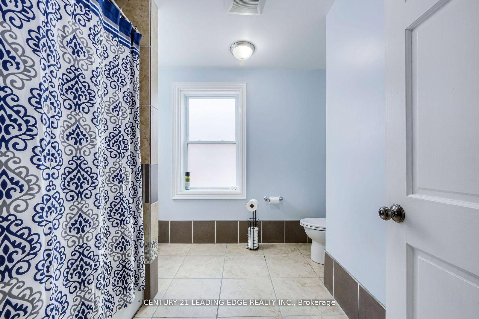 Detached House for sale at 214 Aylmer Street, Peterborough, Ontario, K9J 3K4 - Town Ward 3 - MLS: X12684970