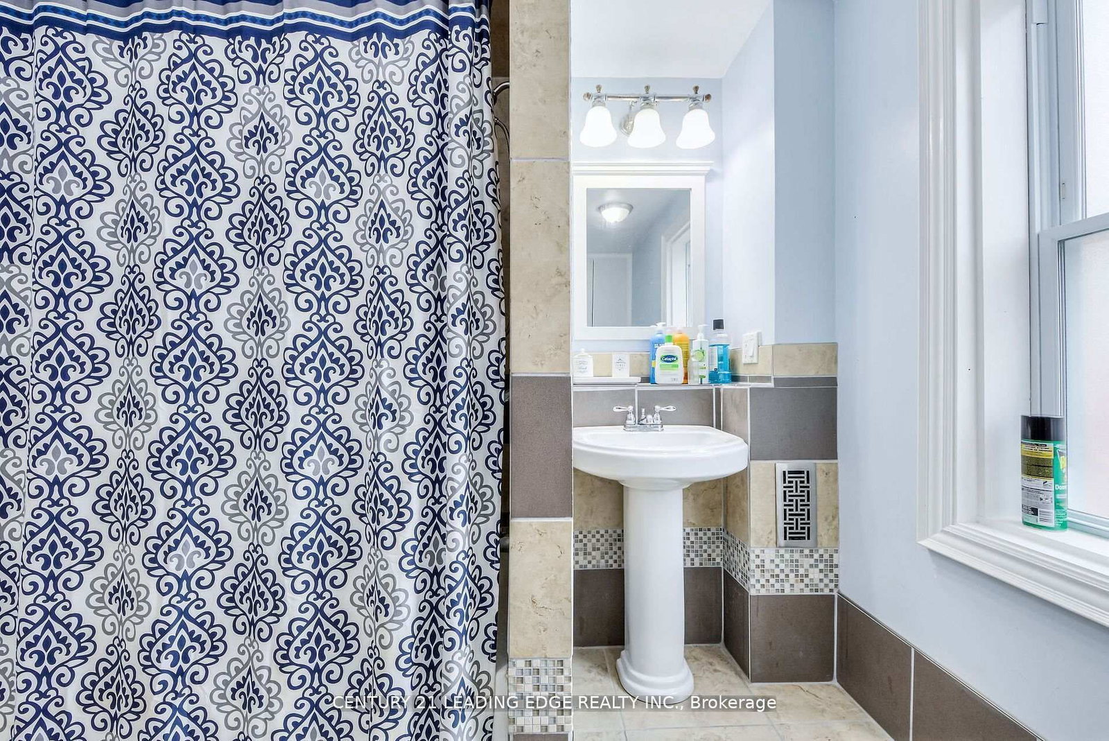 Detached House for sale at 214 Aylmer Street, Peterborough, Ontario, K9J 3K4 - Town Ward 3 - MLS: X12684970