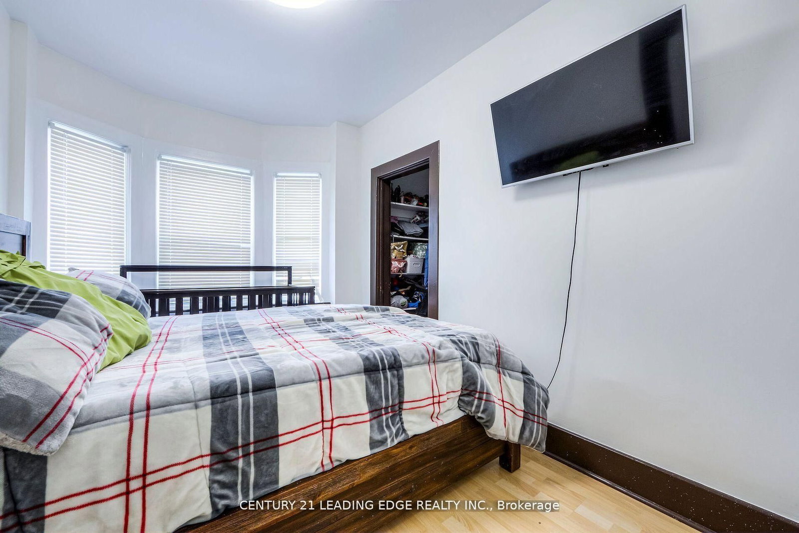 Detached House for sale at 214 Aylmer Street, Peterborough, Ontario, K9J 3K4 - Town Ward 3 - MLS: X12684970