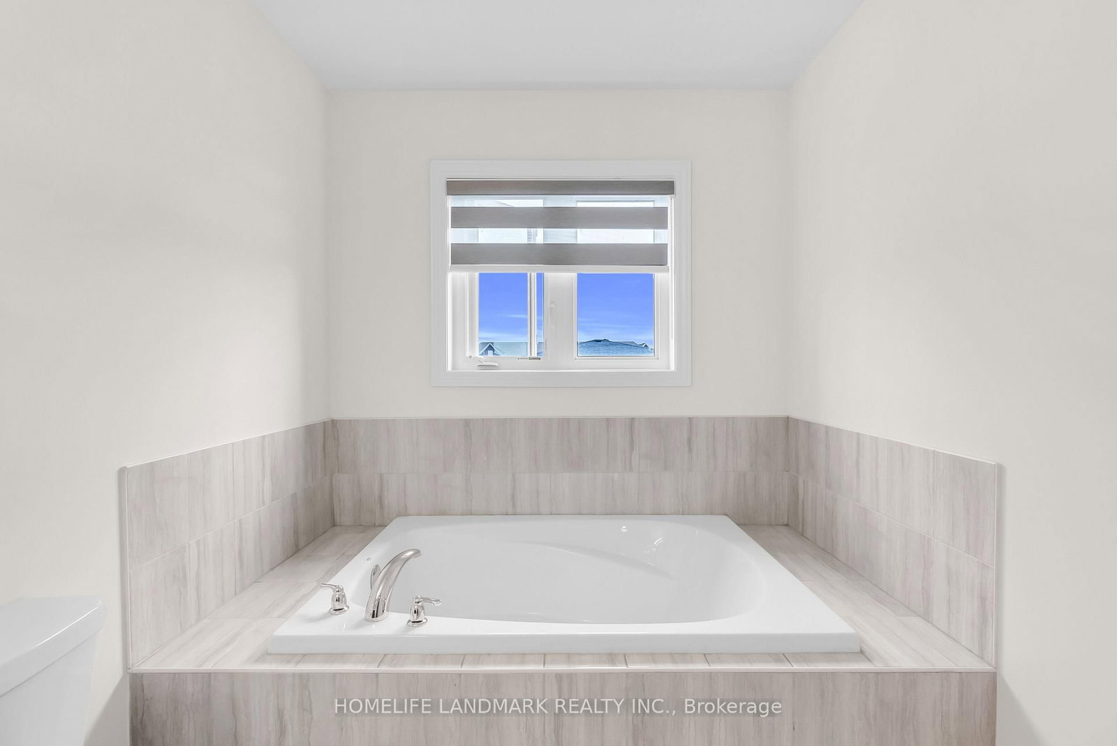 Townhouse for sale at 21 Sapphire Way, Thorold, Ontario, L0S 1A0 - Rolling Meadows - MLS: X12685172