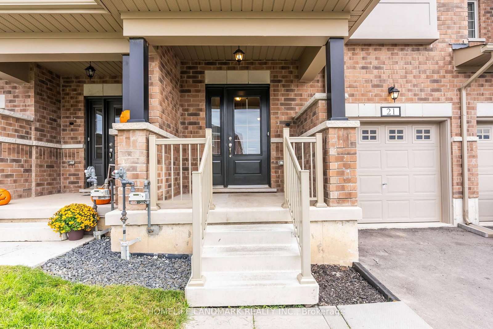 Townhouse for sale at 21 Sapphire Way, Thorold, Ontario, L0S 1A0 - Rolling Meadows - MLS: X12685172