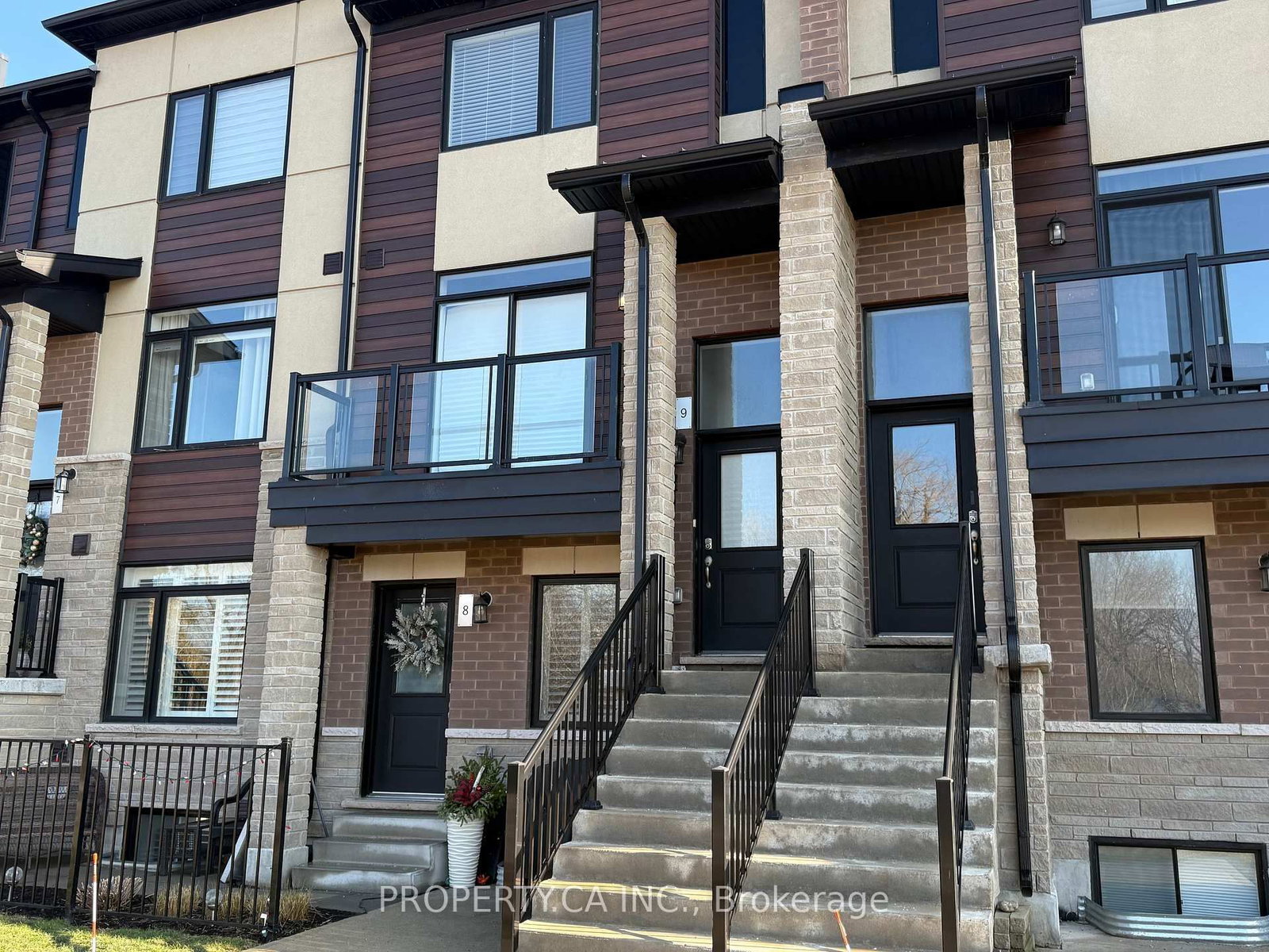 590 North Service Road, Unit 9