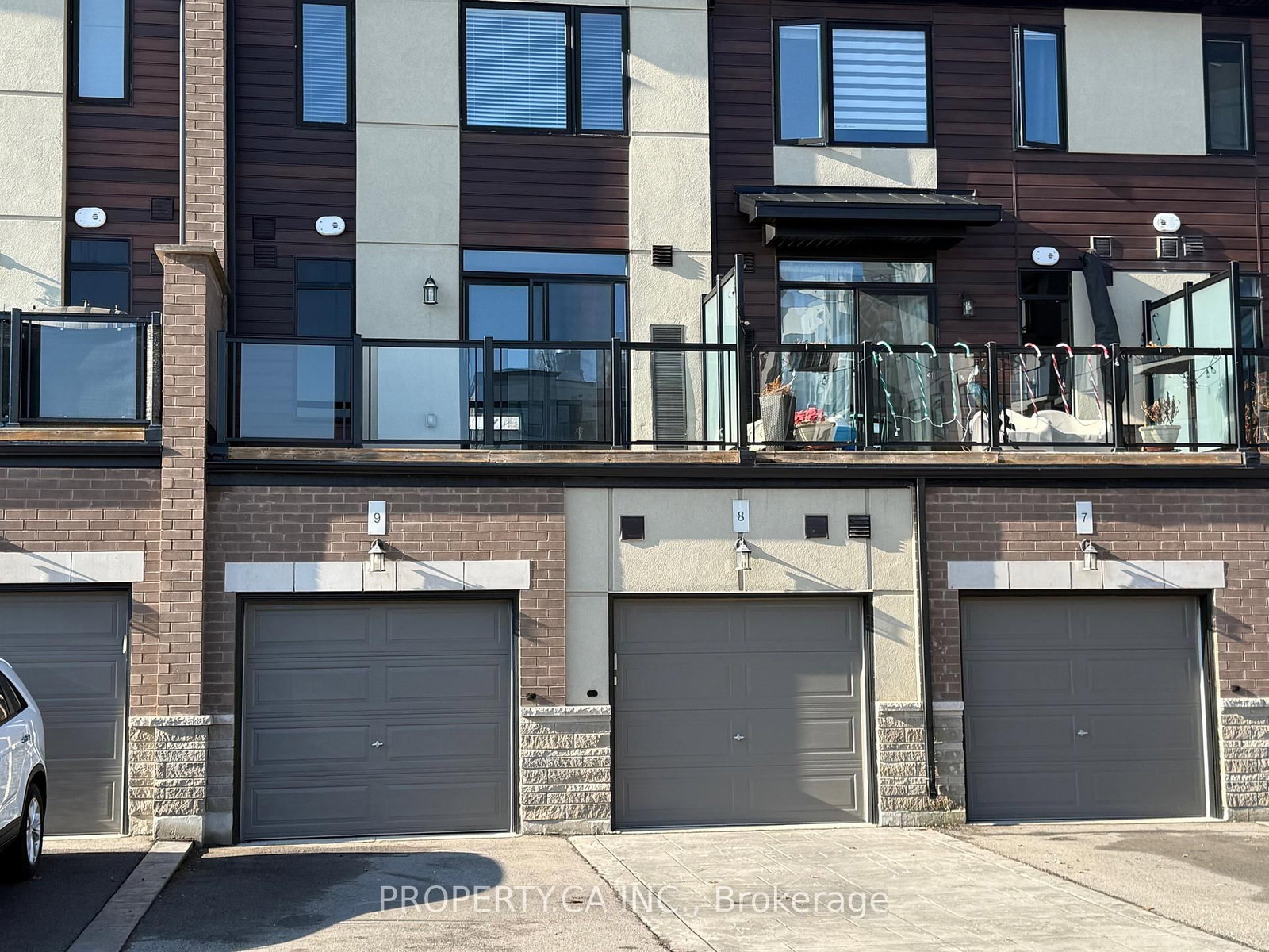 590 North Service Road, Unit 9 - Photo 3