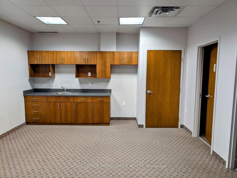 1B - 165 Sherbrooke St, Peterborough, K9J 2N2 | Image 2